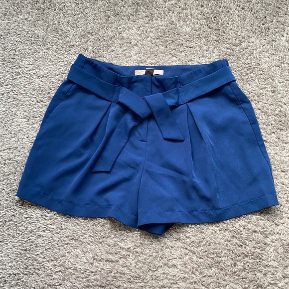 Forever 21 Pants - Paperbag Shorts Size M